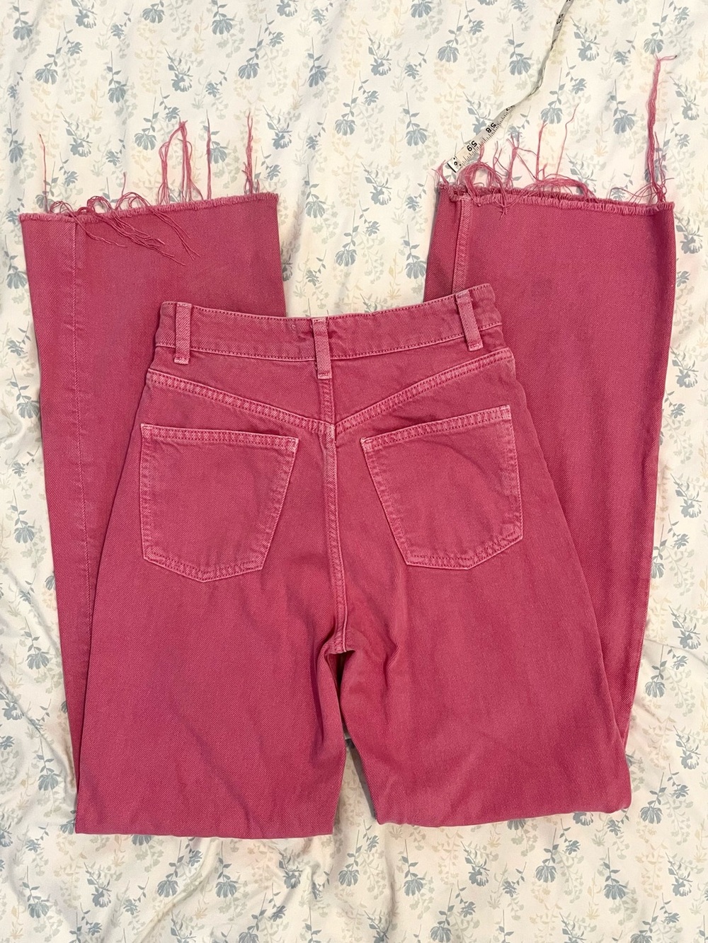 Zara Straight-Leg Frayed Hem Jeans in Rose Pink